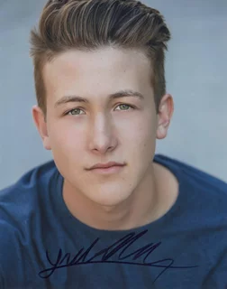 Luke Mullen autograph