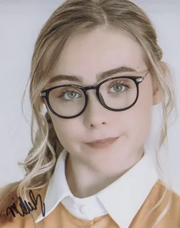 Mila Nabours autograph