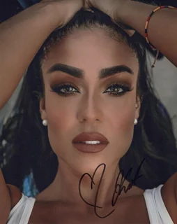 Katherine Pena autograph