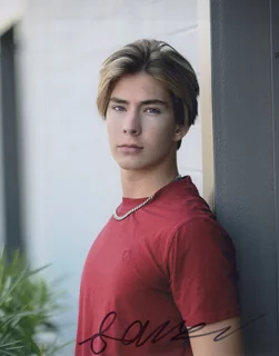 Sawyer Sharbino autograph