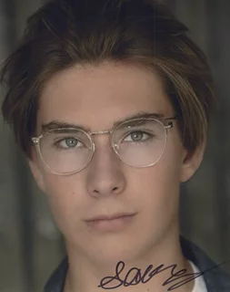 Sawyer Sharbino autograph