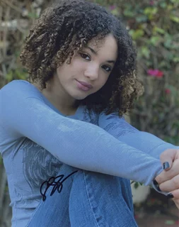 Scarlet Spencer autograph