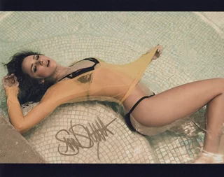 Shantel VanSanten autograph