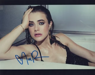 Melissa Roxburgh autograph