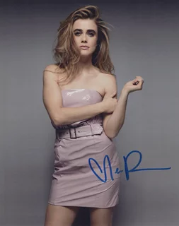 Melissa Roxburgh autograph