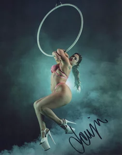 Daisy Marchesi autograph