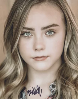 Mila Nabours autograph