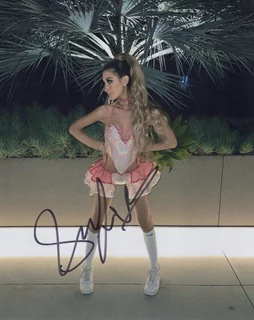 Sofie SanFilippo autograph