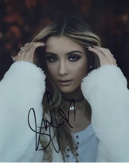 Sofie SanFilippo autograph