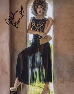 Ophelia Bloom autograph