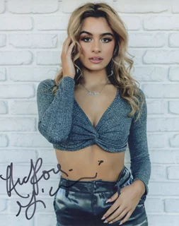 Ava Rose Giannini autograph