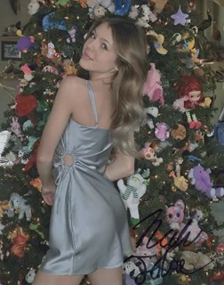 Neela Jolene autograph