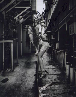 Ophelia Bloom autograph