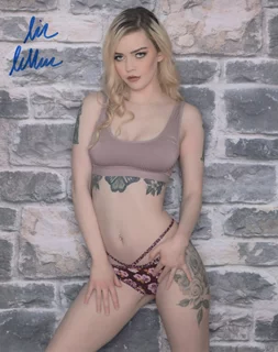 Liz LeBlanc autograph