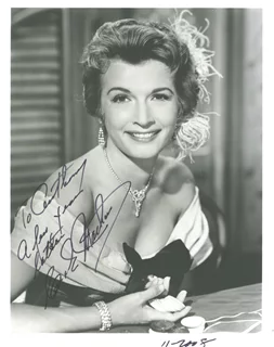 Carole Mathews autograph