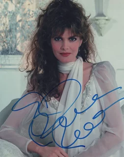 Rene Russo autograph