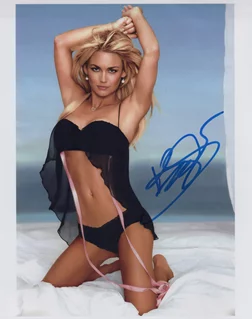 Kelly Carlson autograph