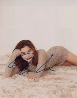 Jill Hennessy autograph