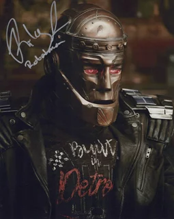 Riley Shanahan autograph