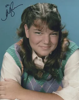 Mindy Cohn autograph