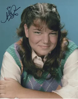 Mindy Cohn autograph