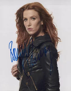 Poppy Montgomery autograph