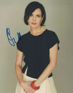 Elizabeth McGovern autograph