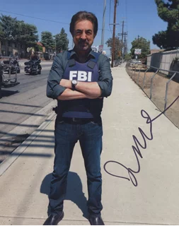 Joe Mantegna autograph
