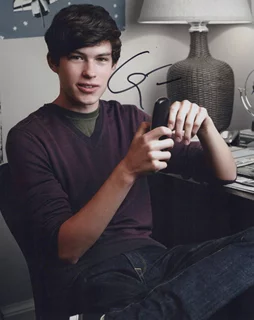 Graham Phillips autograph