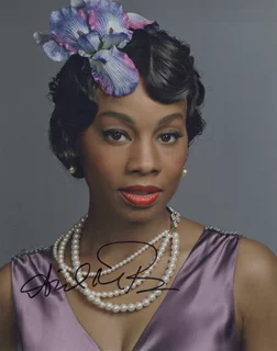 Anika Noni Rose autograph