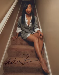 Anika Noni Rose autograph