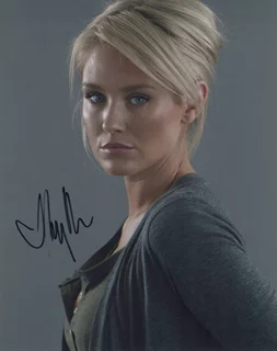 Nicky Whelan autograph