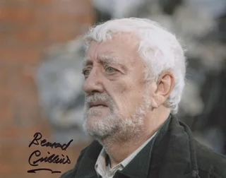 Bernard Cribbins autograph