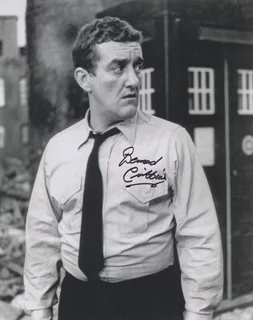 Bernard Cribbins autograph