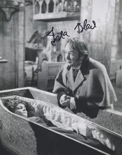 Isla Blair autograph