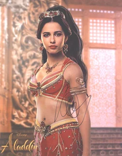 Naomi Scott autograph