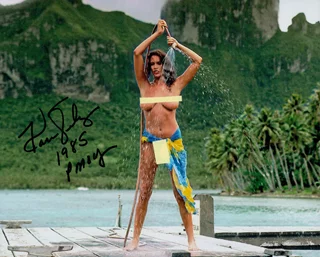 Karen Velez autograph
