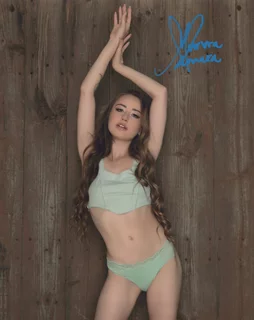 Aurora Amara autograph