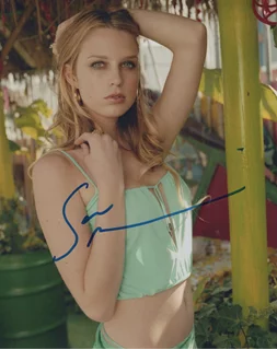 Sara Foster autograph