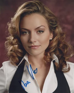 Becki Newton autograph