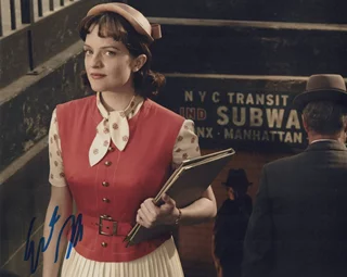 Elisabeth Moss autograph