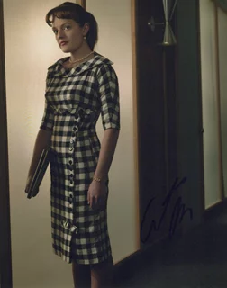 Elisabeth Moss autograph