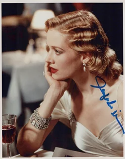 Penelope Ann Miller autograph