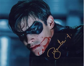 Brenton Thwaites autograph
