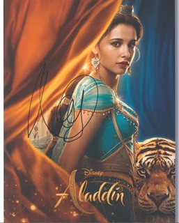 Naomi Scott autograph