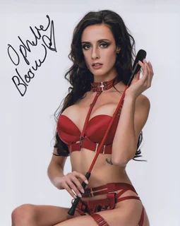 Ophelia Bloom autograph