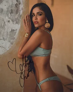 Katherine Pena autograph