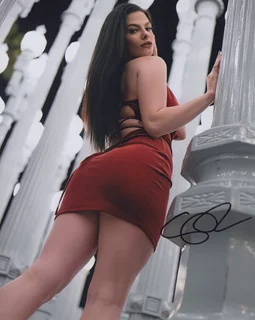 Sasha Skye autograph
