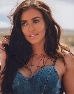 Madison Swenson autograph