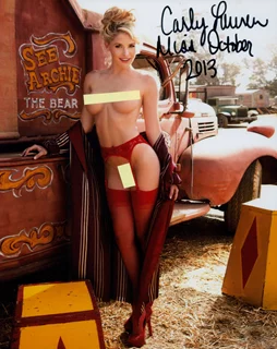 Carly Lauren autograph